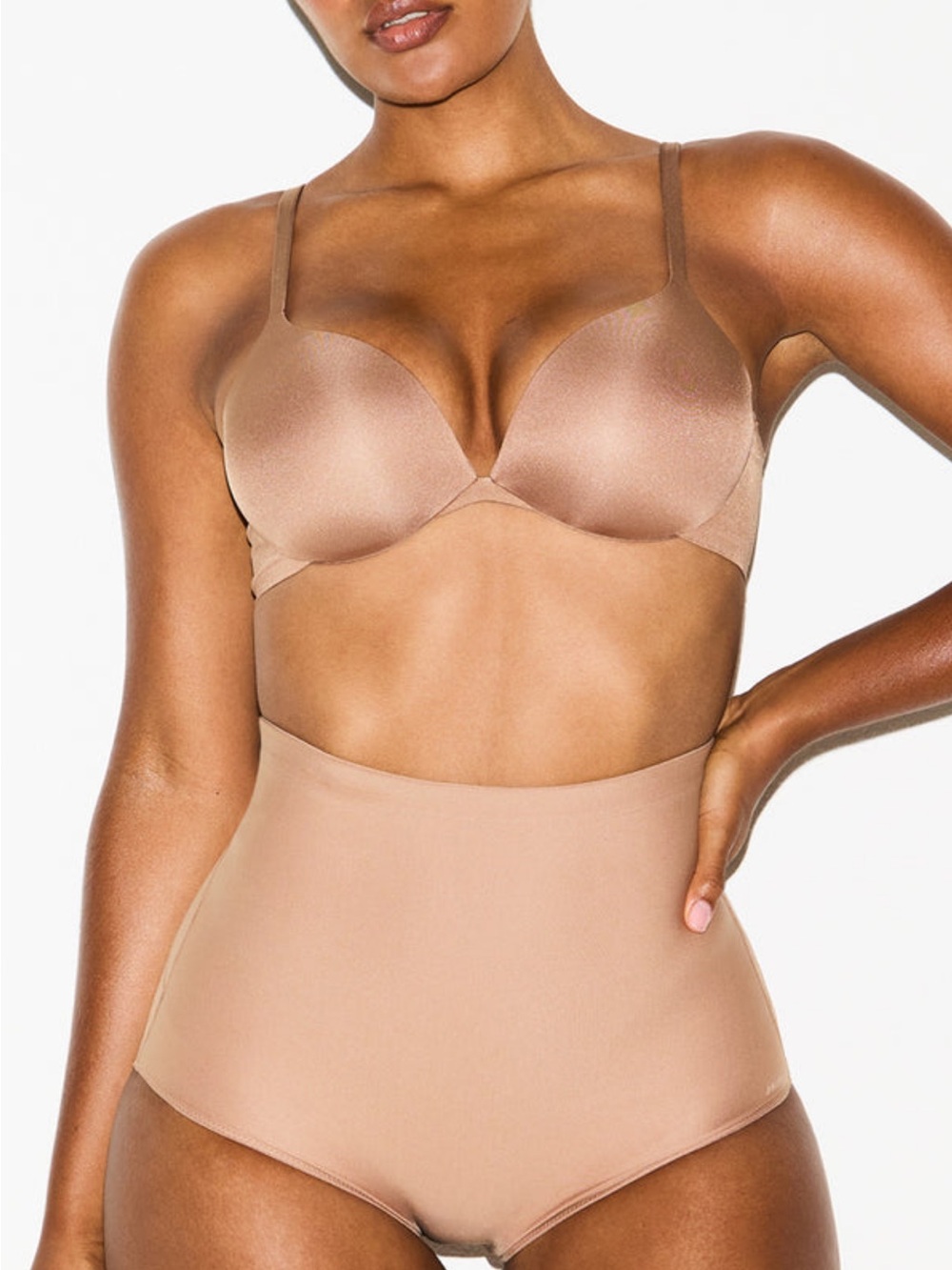 Skims body cs butt lifting brief
